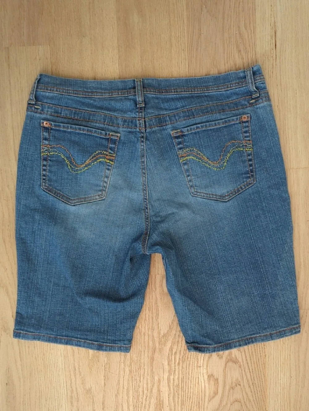 Jeanstar Jemma Denim Bermuda Shorts Mid-Rise Side-Slit Knee Length Jorts SIZE 16